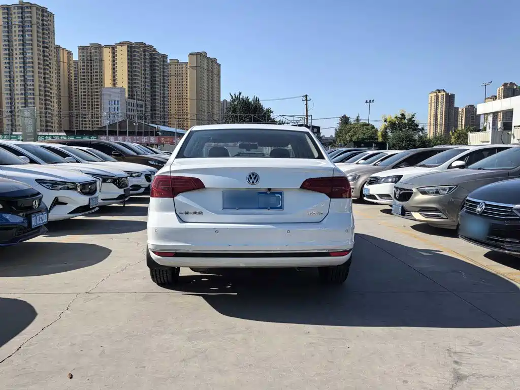 Volkswagen Bora — миниатюра 6