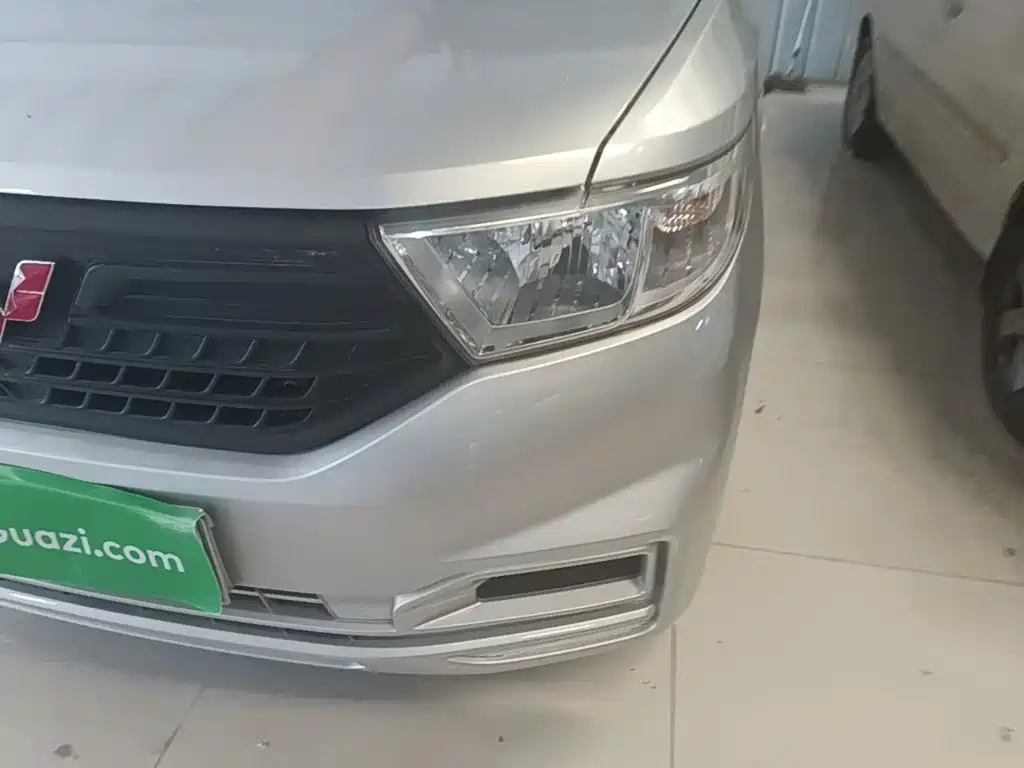 Wuling Hongguang V — миниатюра 24