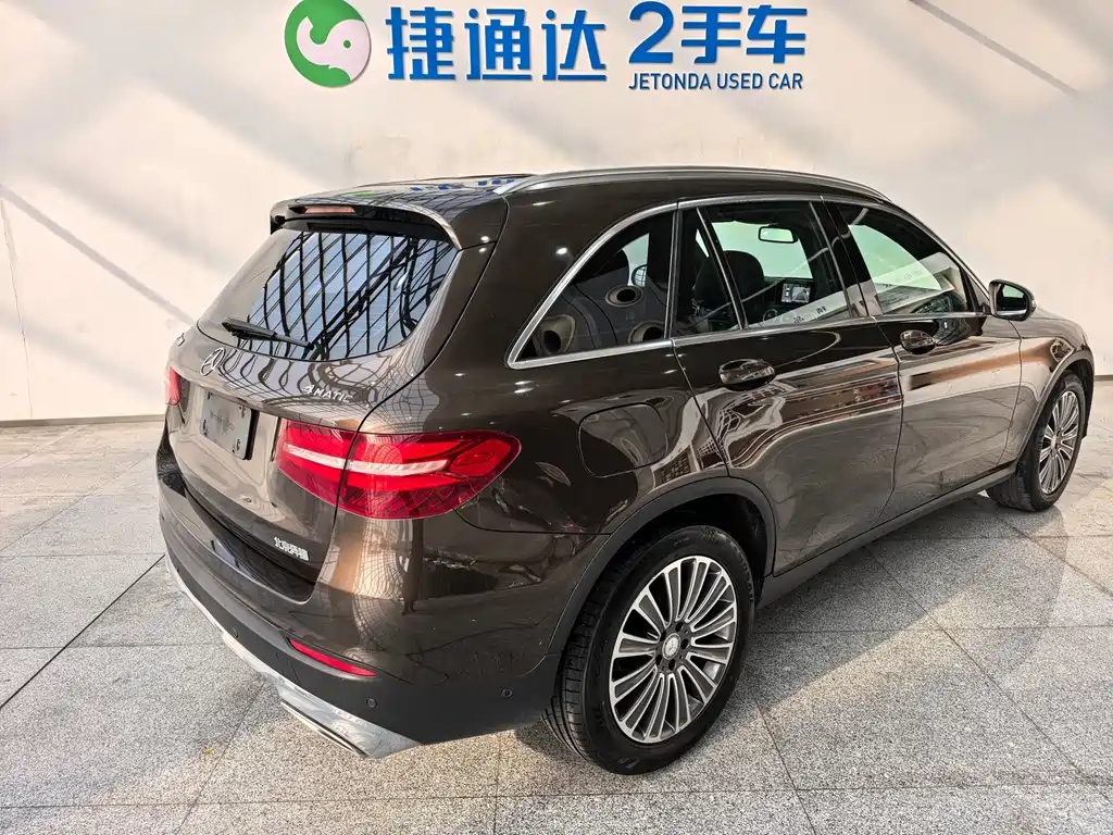 MERCEDES-BENZ GLC