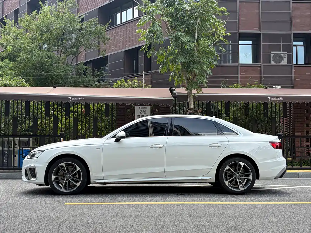 Audi A4L — миниатюра 5