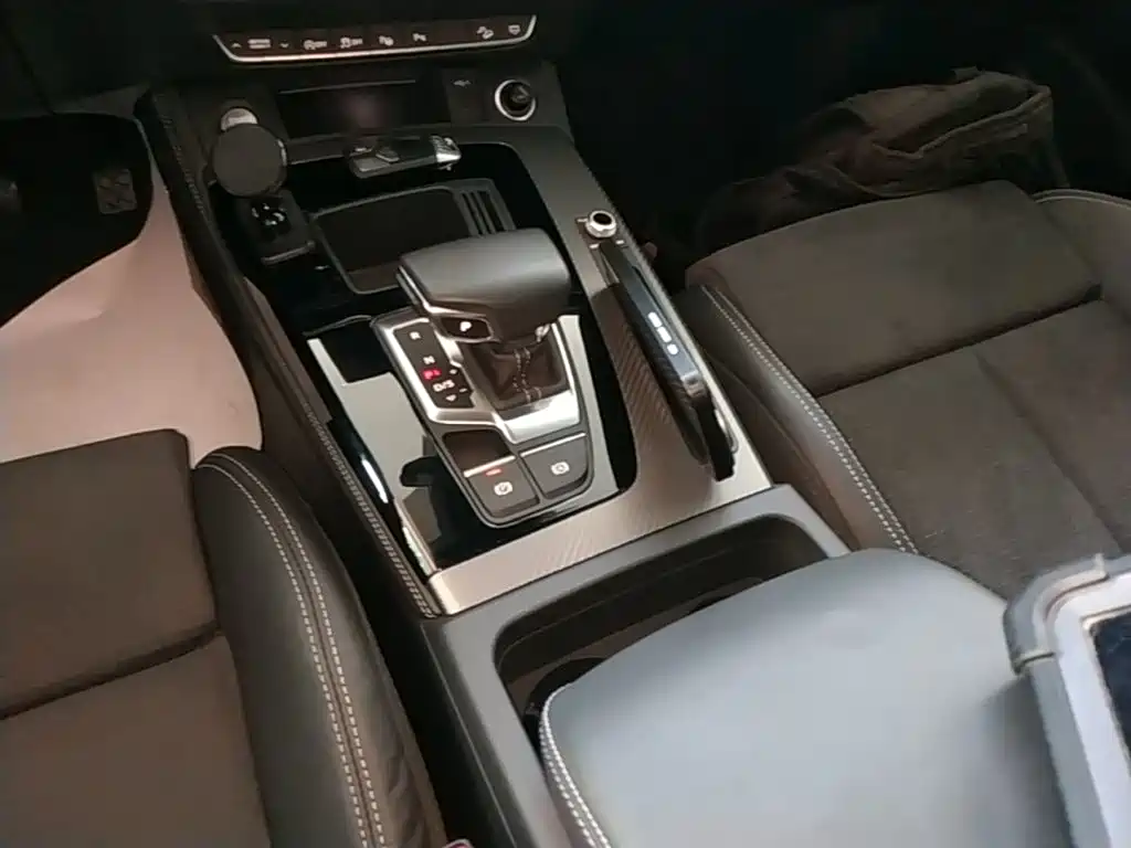 Audi Q5L Sportback — миниатюра 14