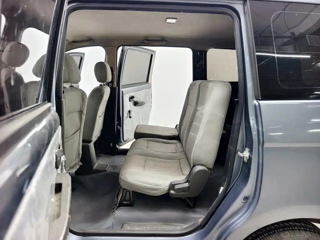 Wuling Hongguang — миниатюра 13