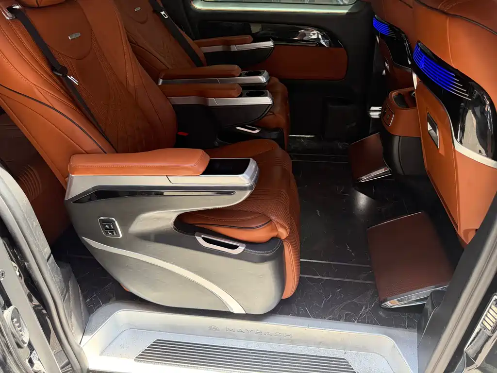 Mercedes-Benz Vito 2021 2.0T Elite 7 мест