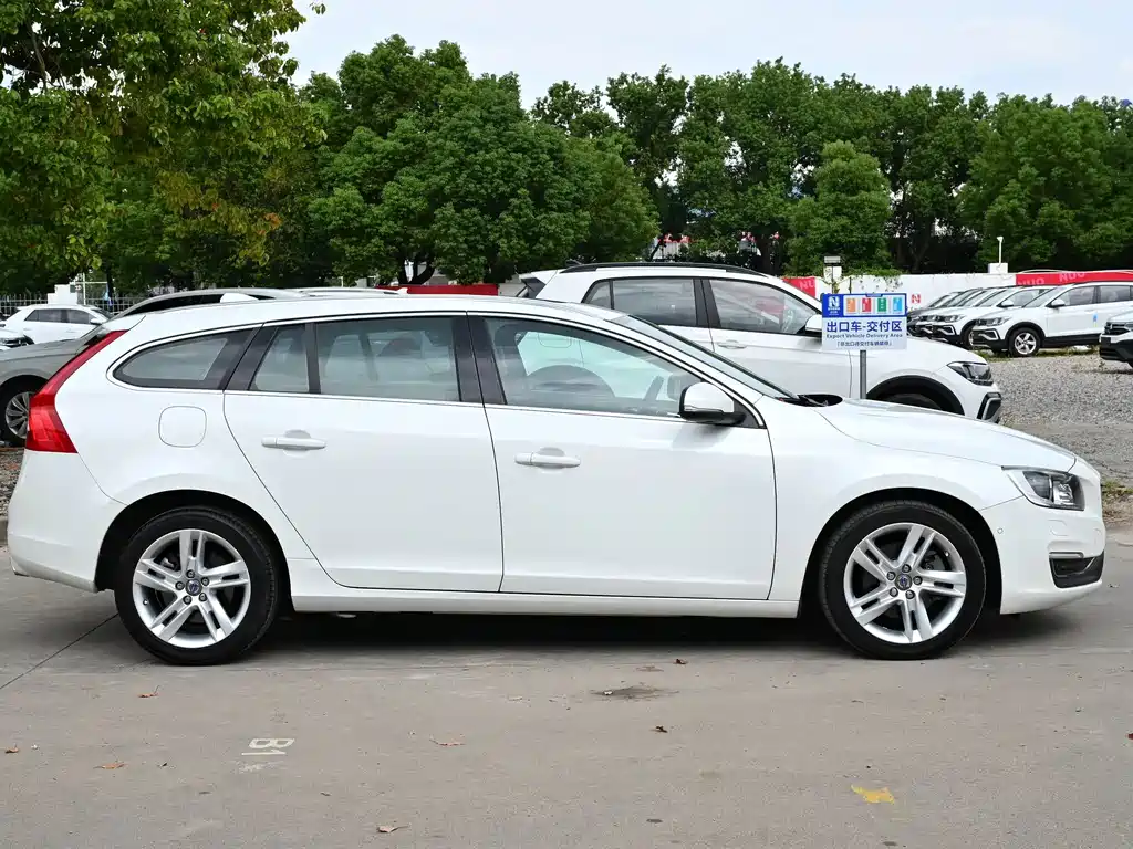 Volvo V60 — миниатюра 5