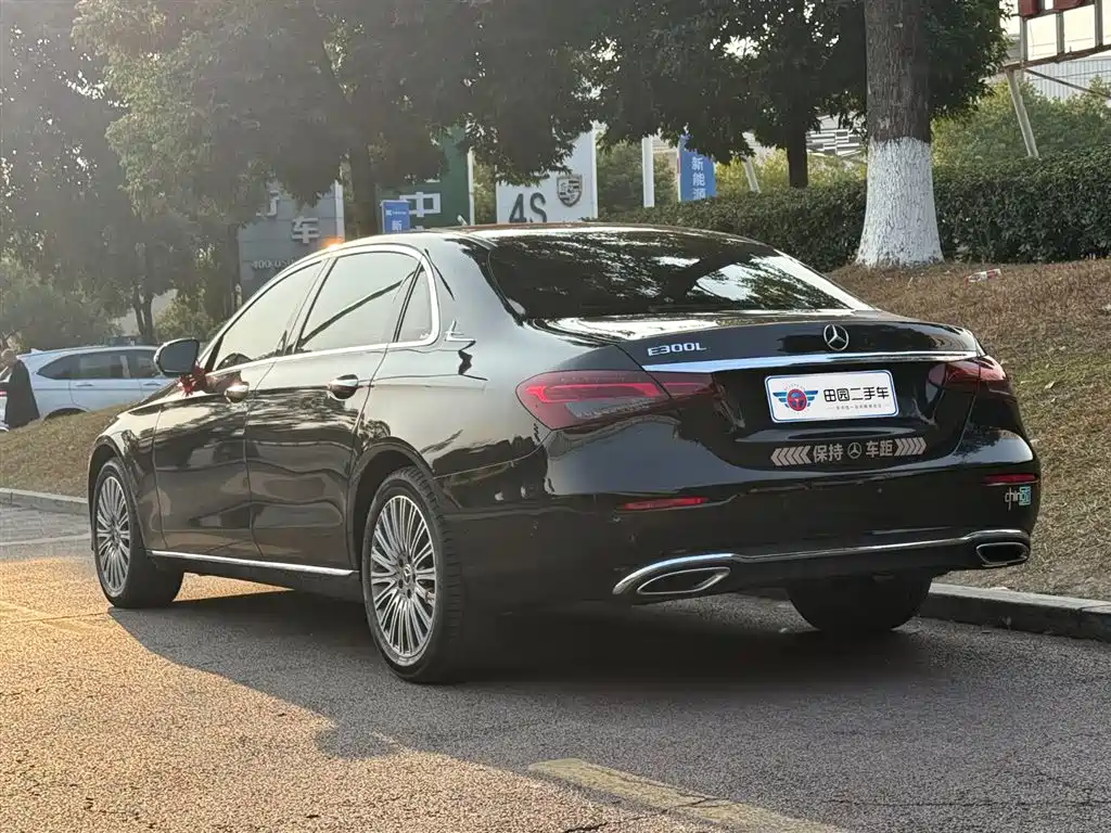 MERCEDES-BENZ E CLASS