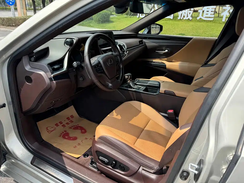 Lexus ES — миниатюра 6