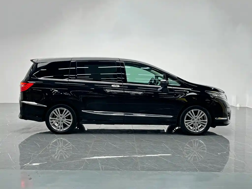 Honda Elysion — миниатюра 7