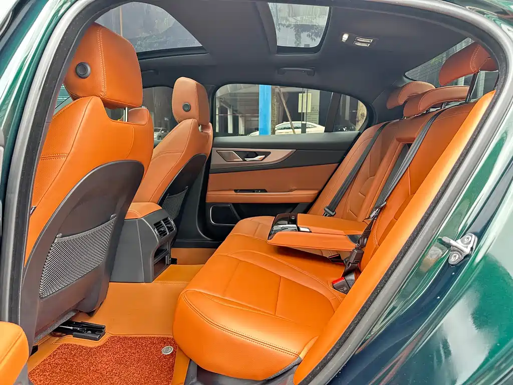 Jaguar XEL — миниатюра 6