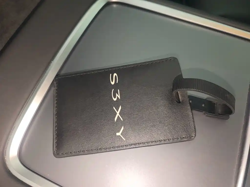 Tesla Model Y — миниатюра 9