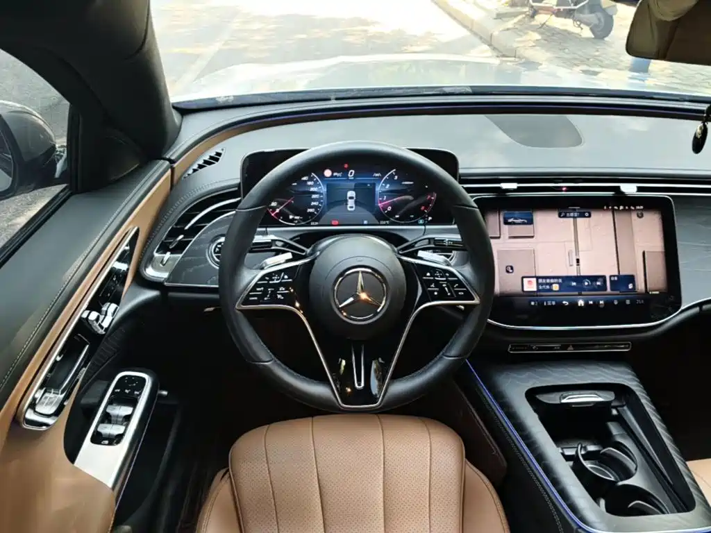 Mercedes-Benz E-Class (Import) — миниатюра 11