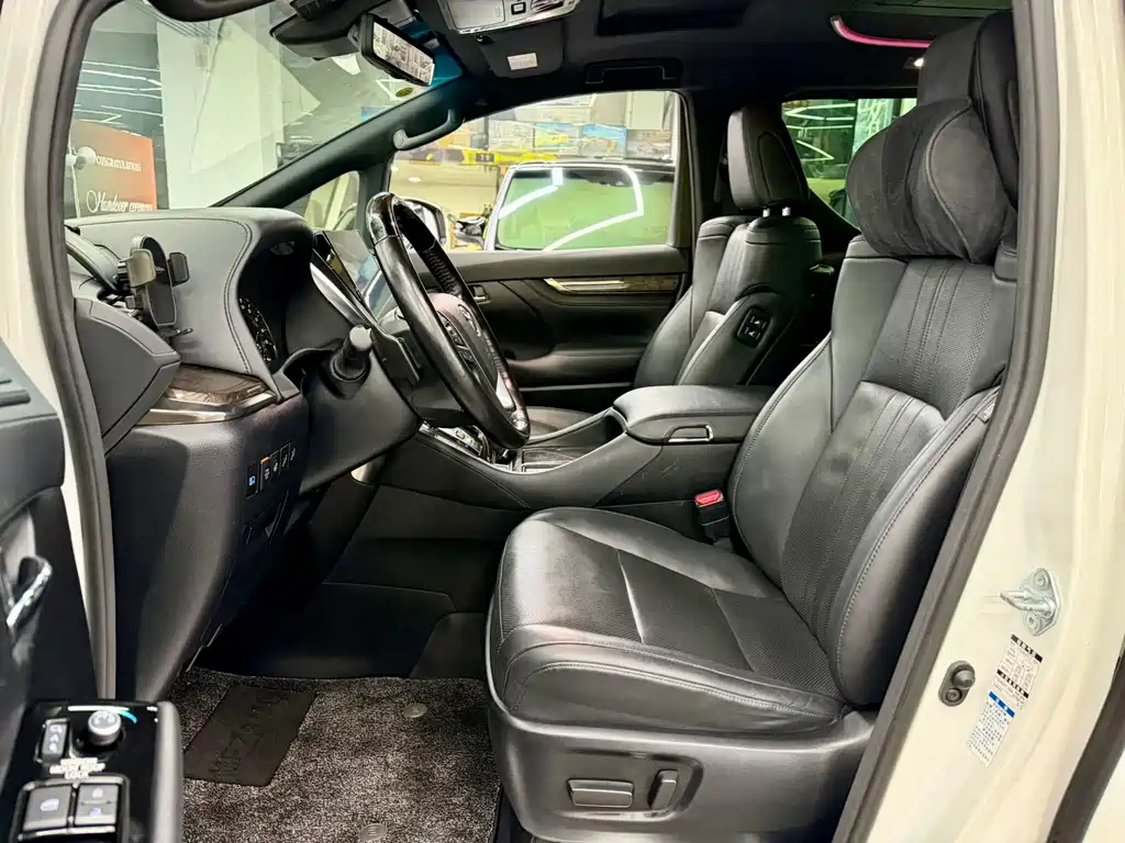 Toyota Alphard 2021 2.5L Luxury