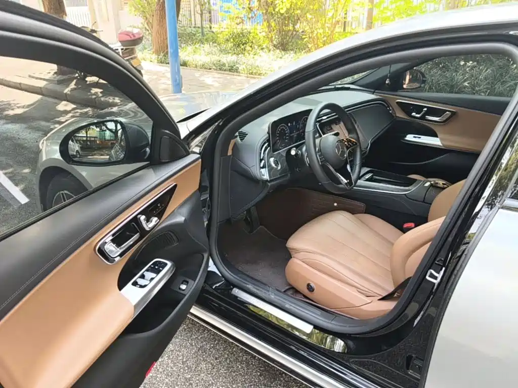 Mercedes-Benz E-Class (Import) — миниатюра 16