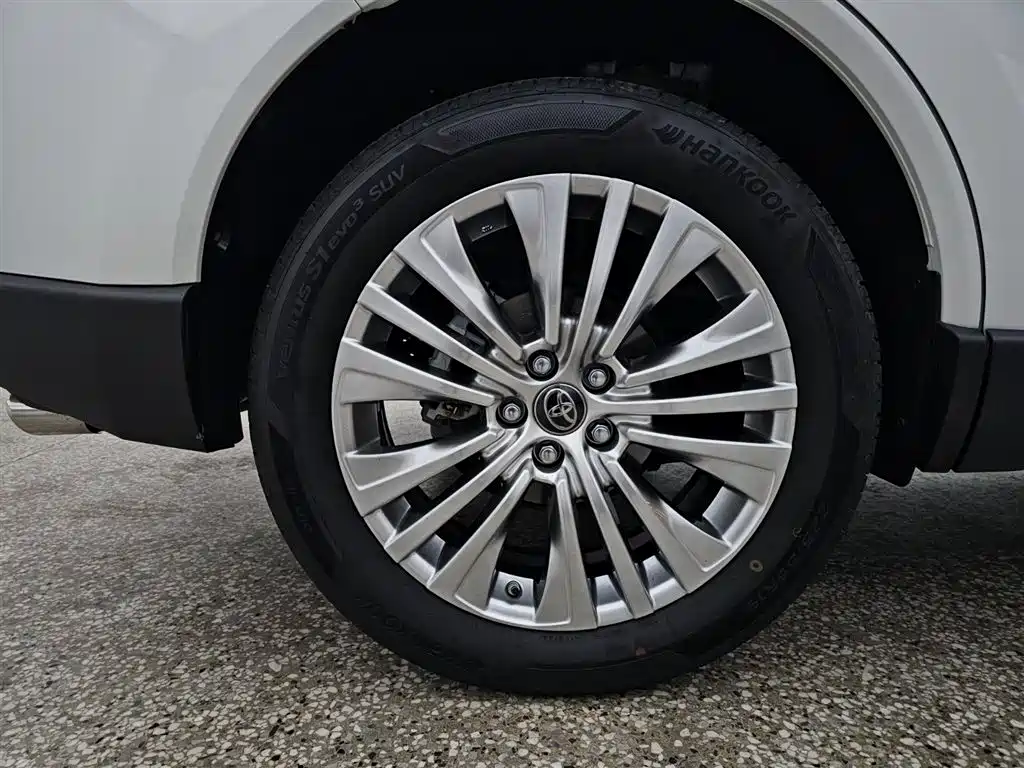 TOYOTA LING FANG HARRIER