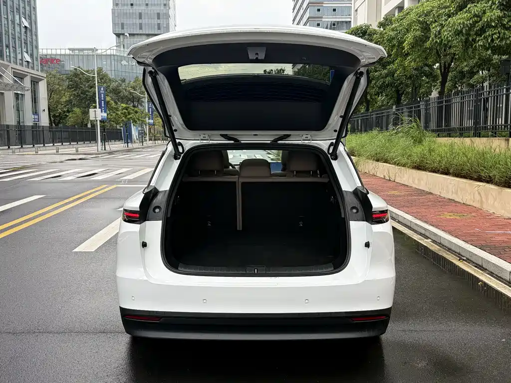 Li Auto Идеальный i6 — миниатюра 7