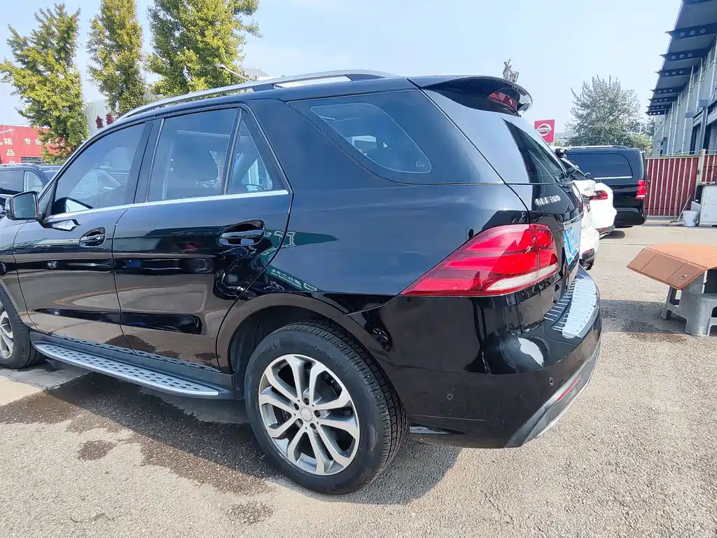 Mercedes-Benz GLE (Import) — миниатюра 15