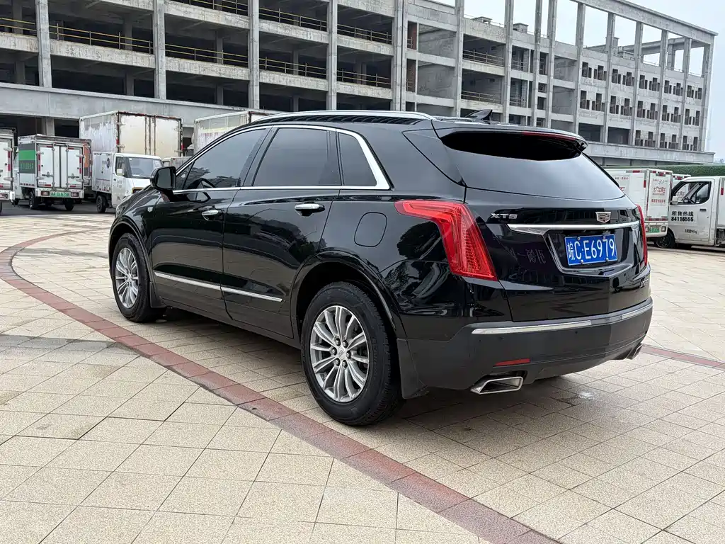 CADILLAC XT5