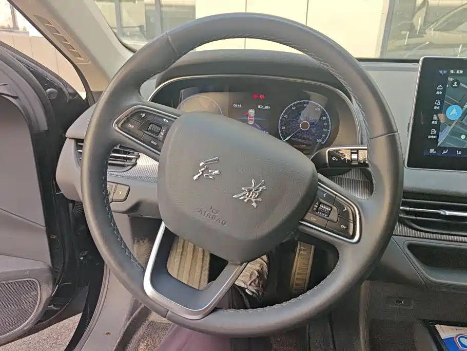 Hongqi Hongqi E-QM5 — миниатюра 15