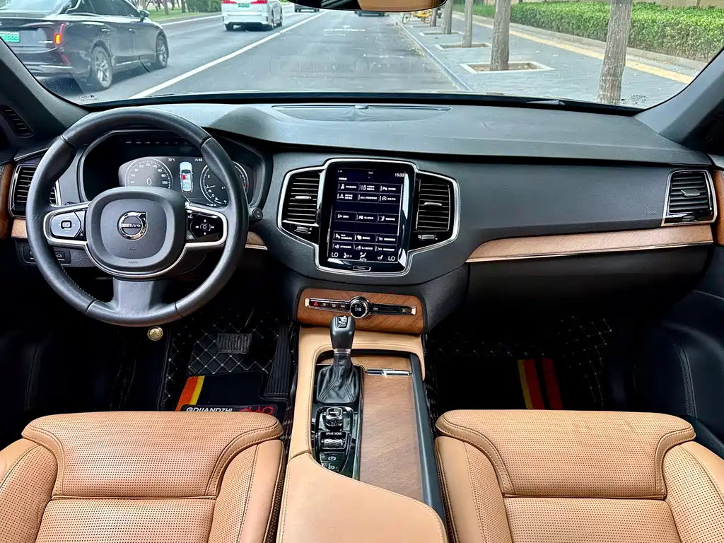 Volvo XC90 — миниатюра 7