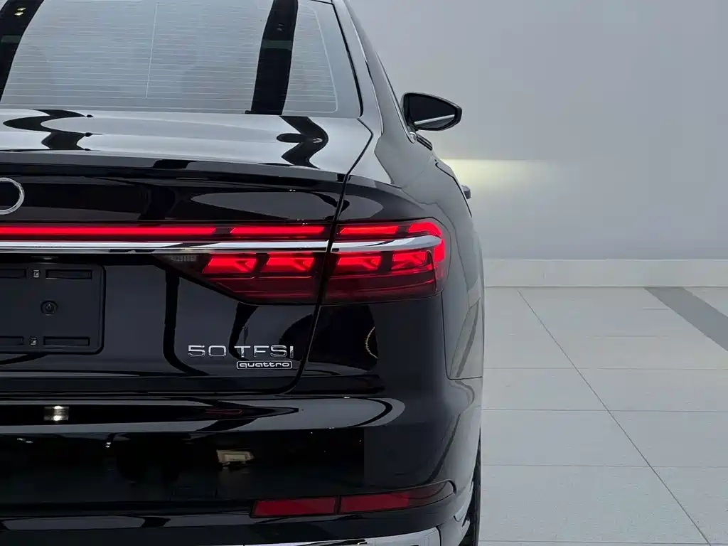 Audi A8 — миниатюра 5