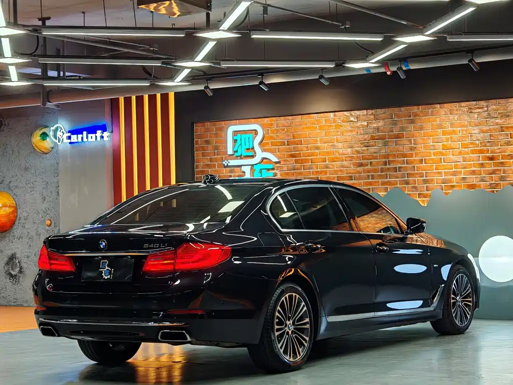 BMW 5 Series — миниатюра 11