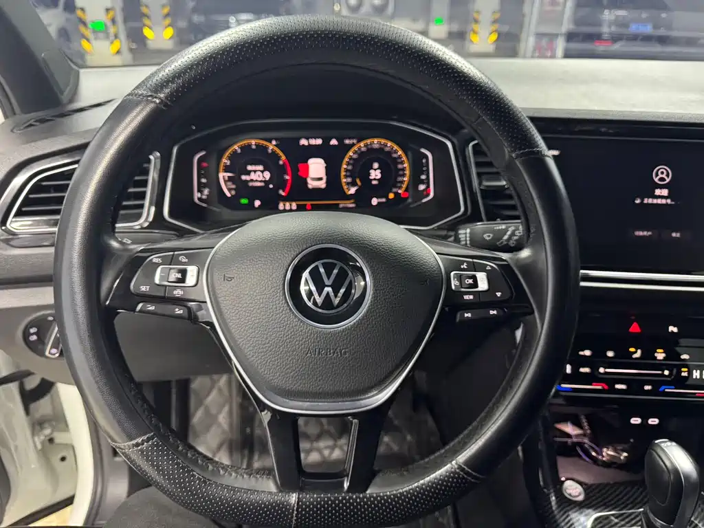 VOLKSWAGEN T ROC EXPLORING SONGS