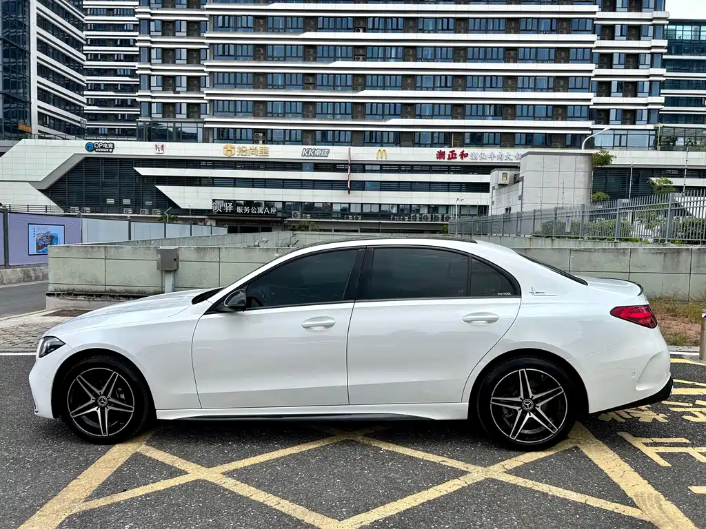 Mercedes-Benz C-Class — миниатюра 17