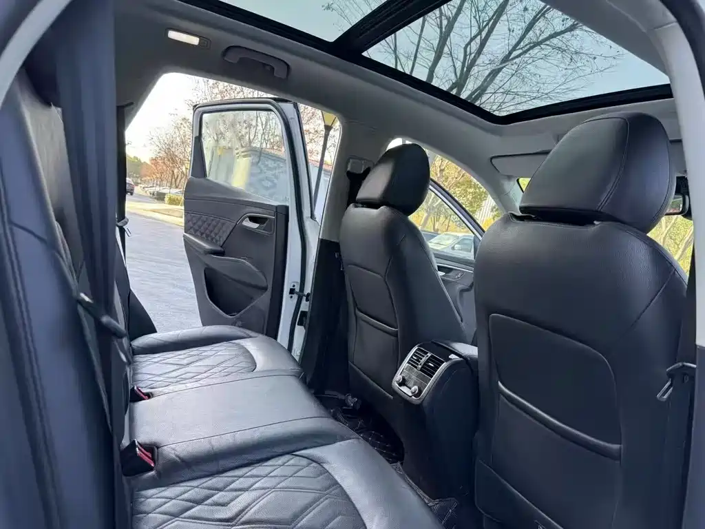 Borgward BX7 — миниатюра 9
