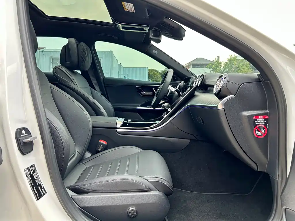Mercedes-Benz C-Class — миниатюра 12