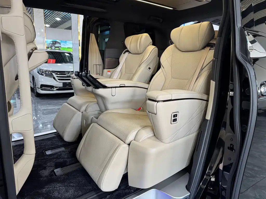 Toyota Vellfire Crown Hybrid 2.5L Supreme Executive Edition, фото 6