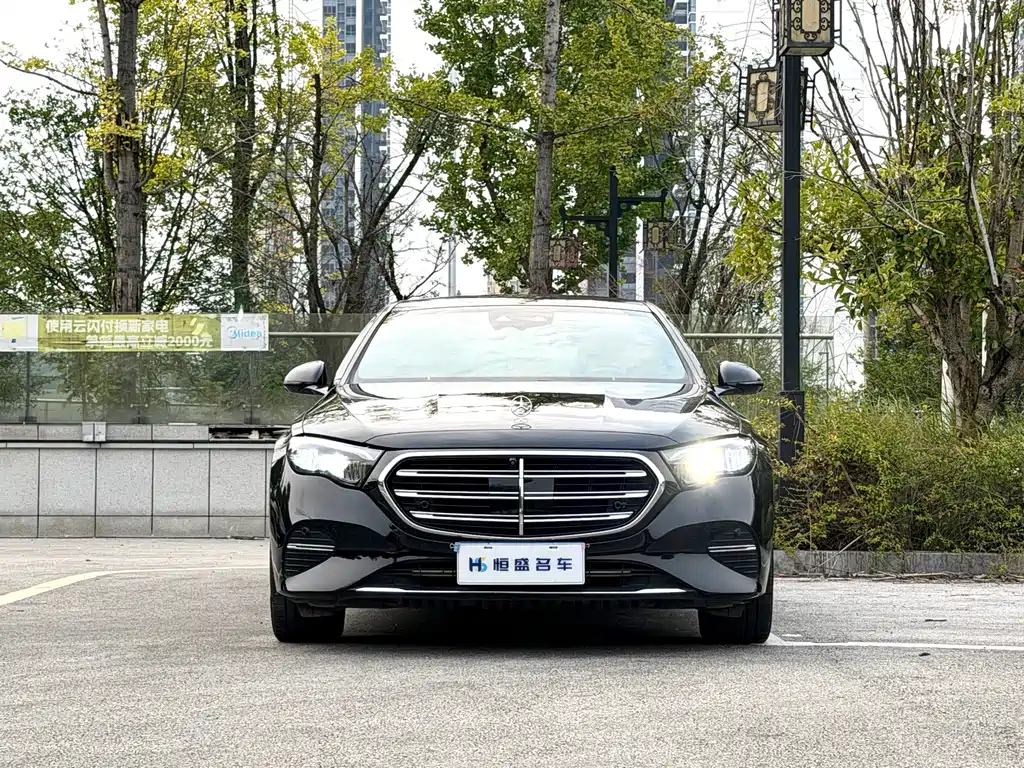 Mercedes-Benz E-Class — миниатюра 2