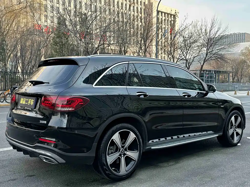 MERCEDES-BENZ GLC