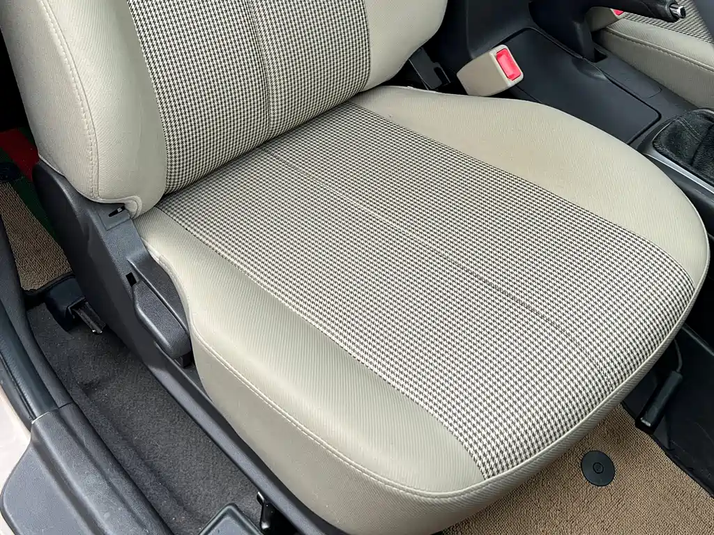 Hyundai Elantra 2015 1.6L MT Comfort