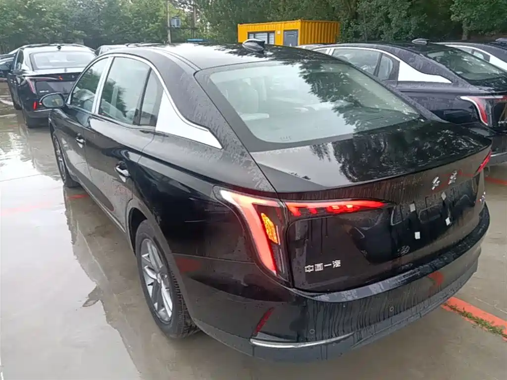 Hongqi E-QM5 2025 610km PLUS