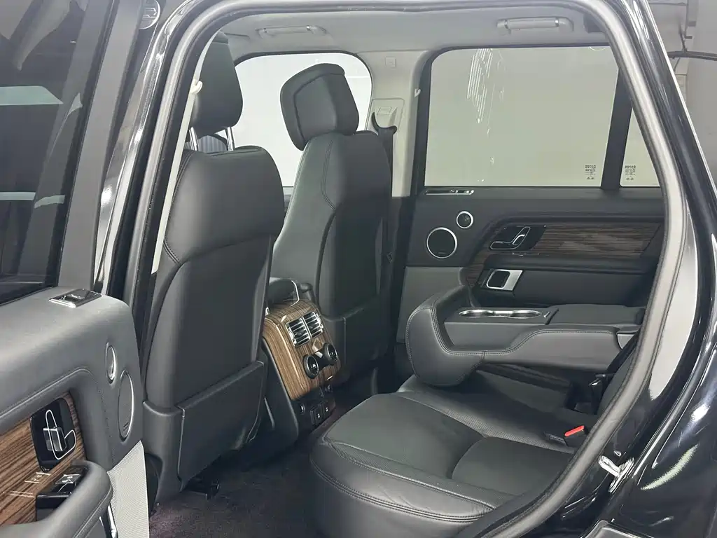 Land Rover Range Rover — миниатюра 8