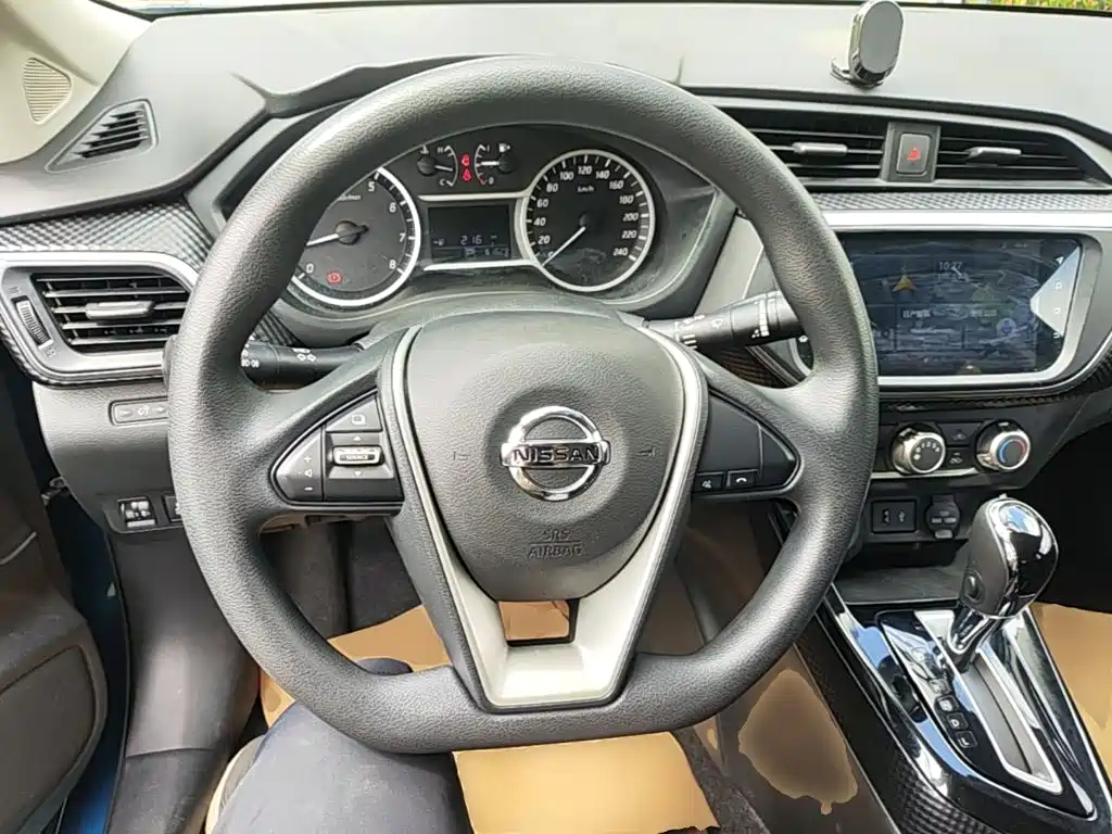 Nissan Bluebird — миниатюра 11