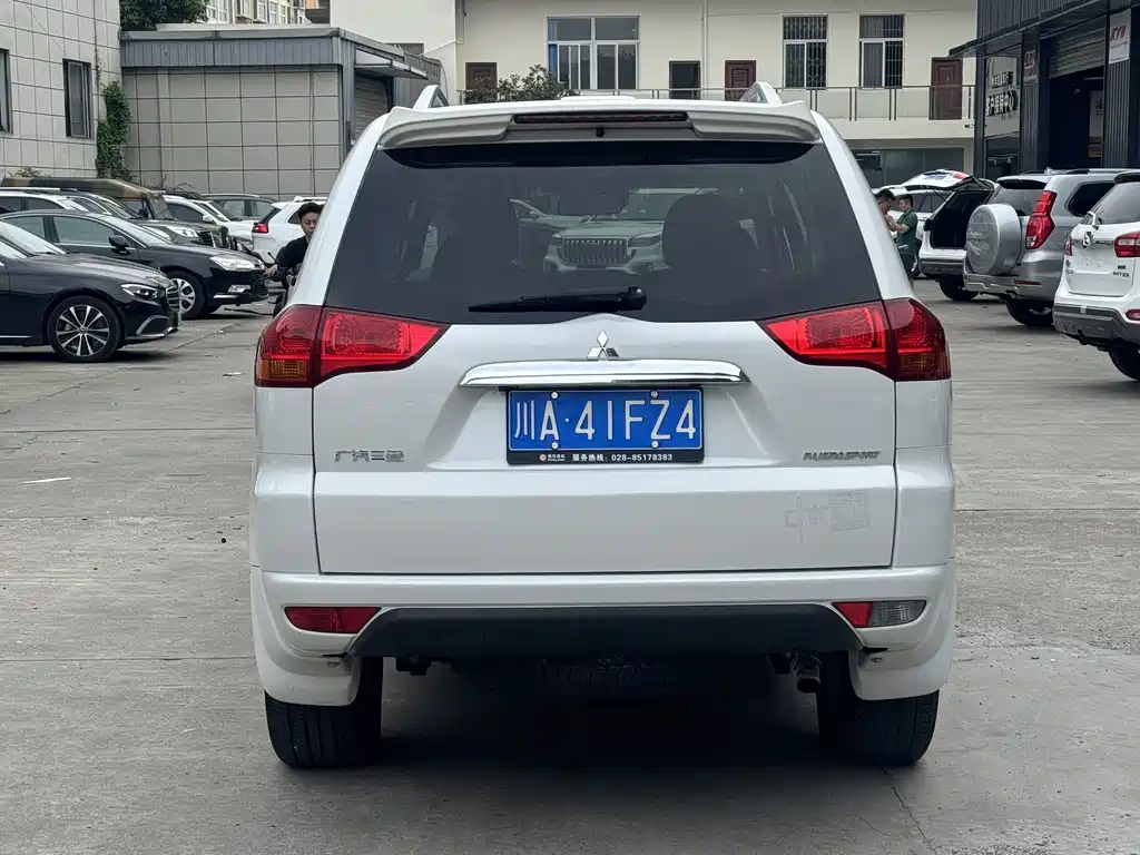 Mitsubishi Pajero Sport — миниатюра 6