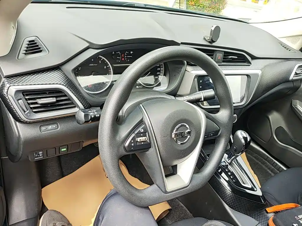 Nissan Bluebird — миниатюра 10