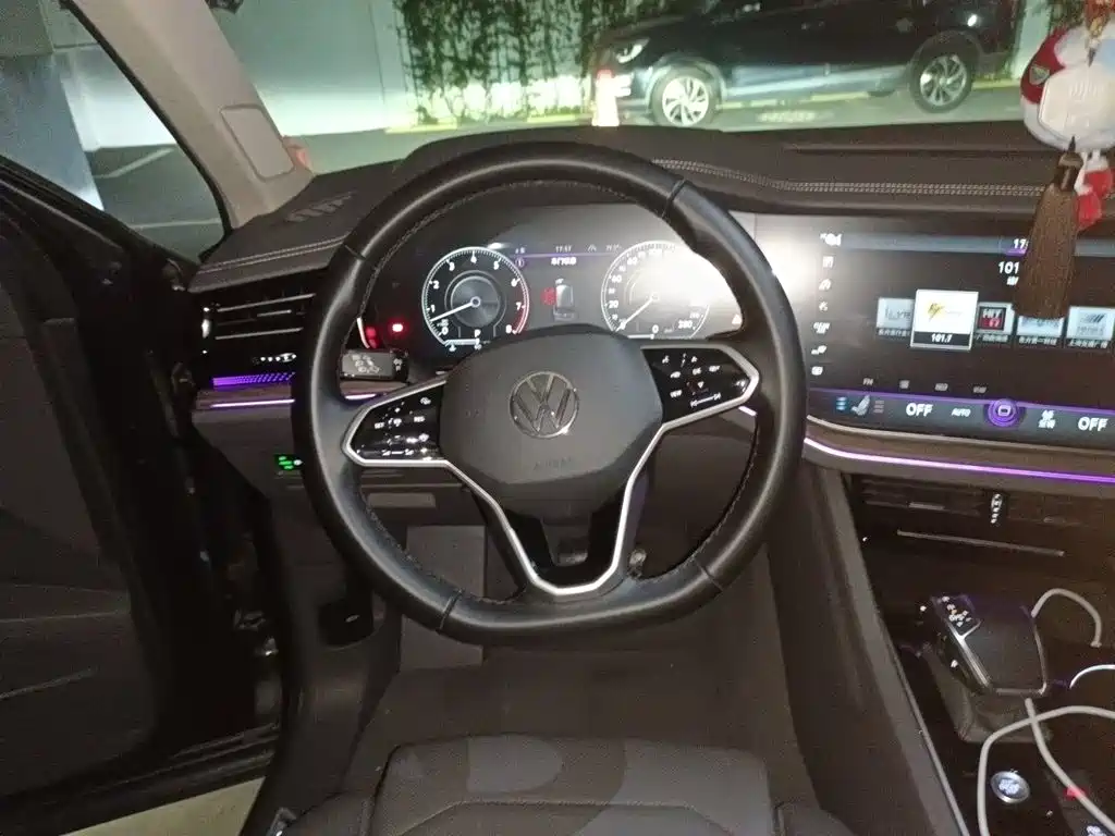 Volkswagen Touareg — миниатюра 11