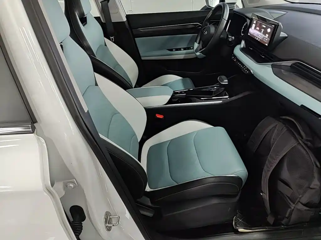 Geely Emgrand S — миниатюра 25