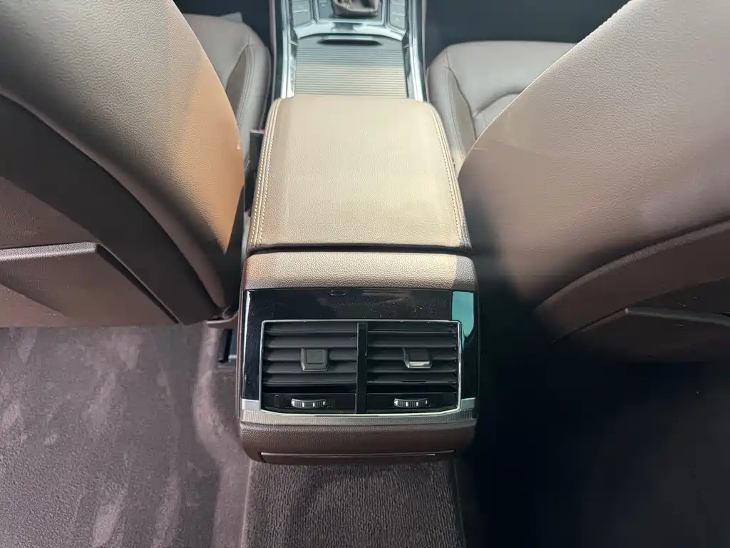 Volkswagen Phideon — миниатюра 10