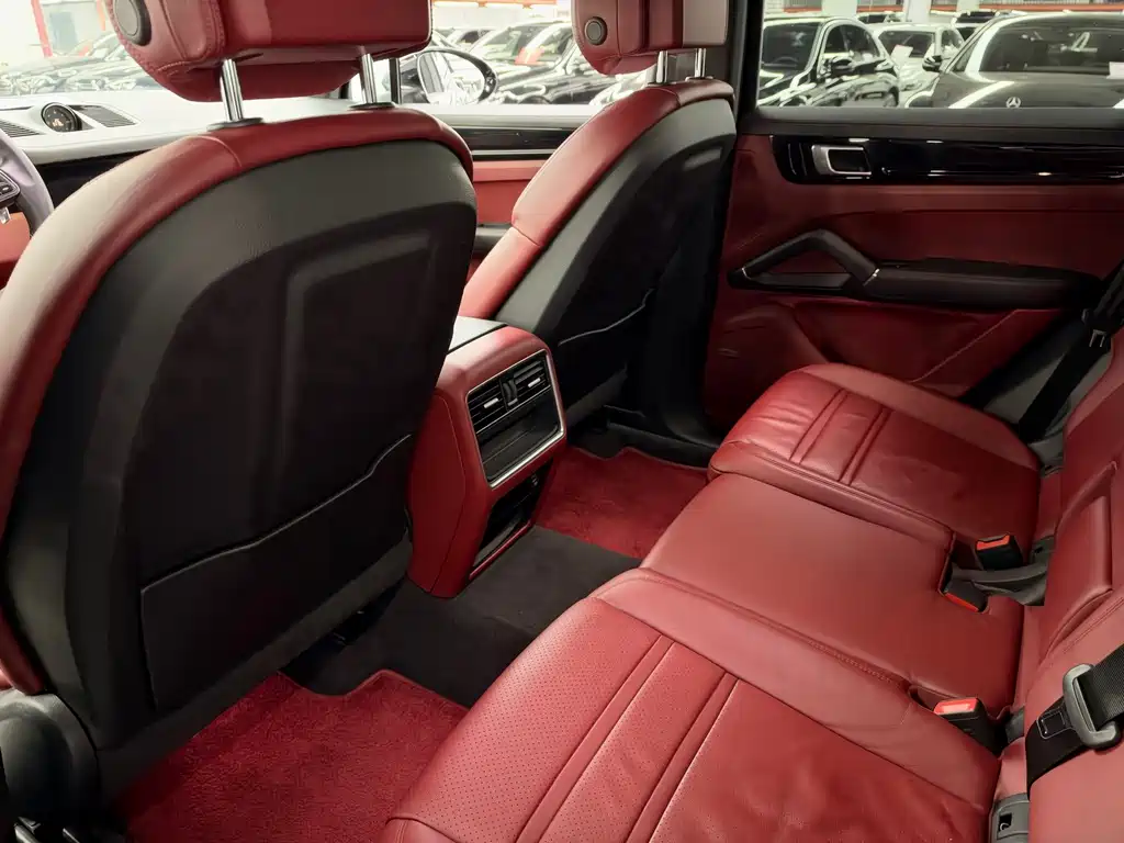 Porsche Cayenne — миниатюра 9