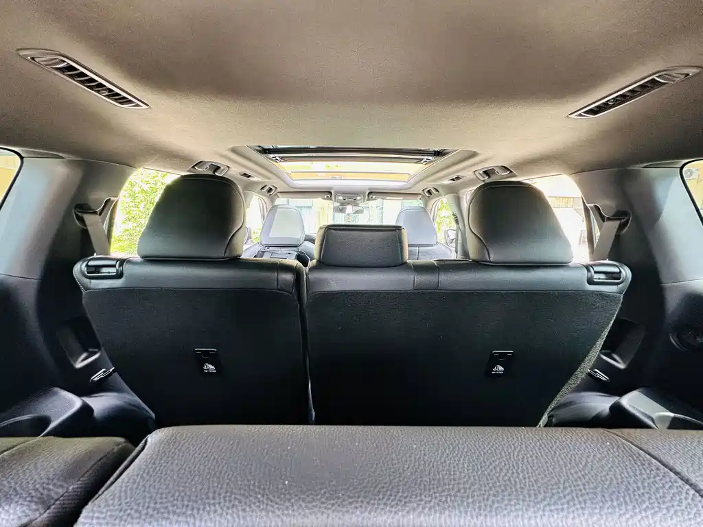 Toyota Crown Kluger — миниатюра 7