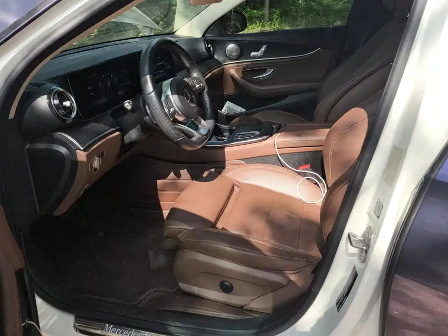 Mercedes-Benz E-Class — миниатюра 9