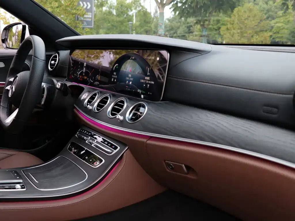 Mercedes-Benz E-Class — миниатюра 21