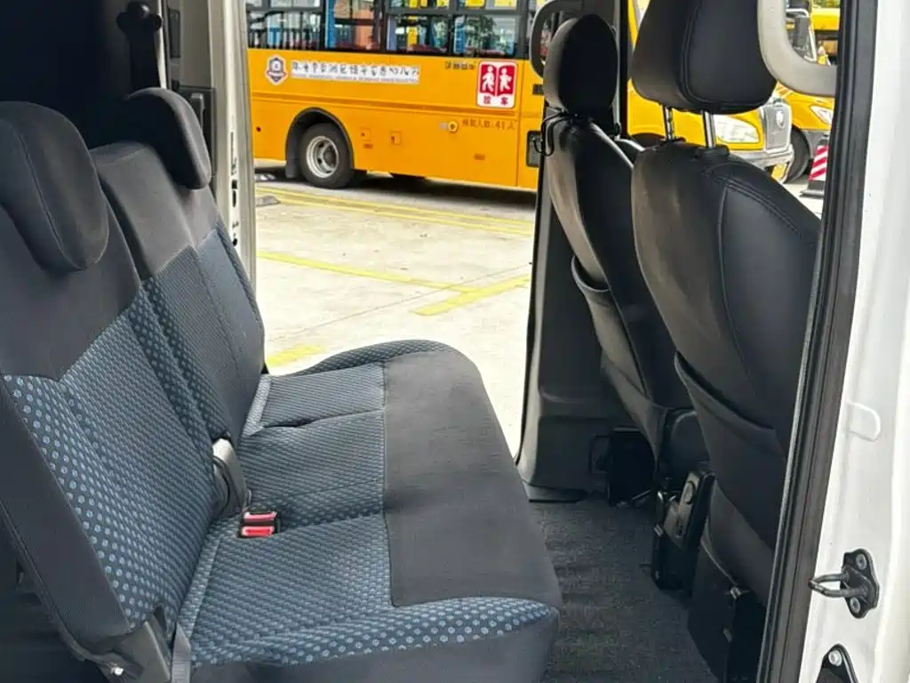 Nissan NV200 — миниатюра 5