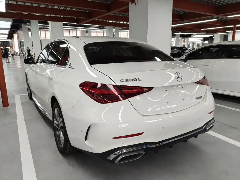 Mercedes-Benz C-Class — миниатюра 13
