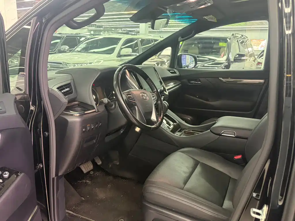 Toyota Alphard 2022 3.5L AT