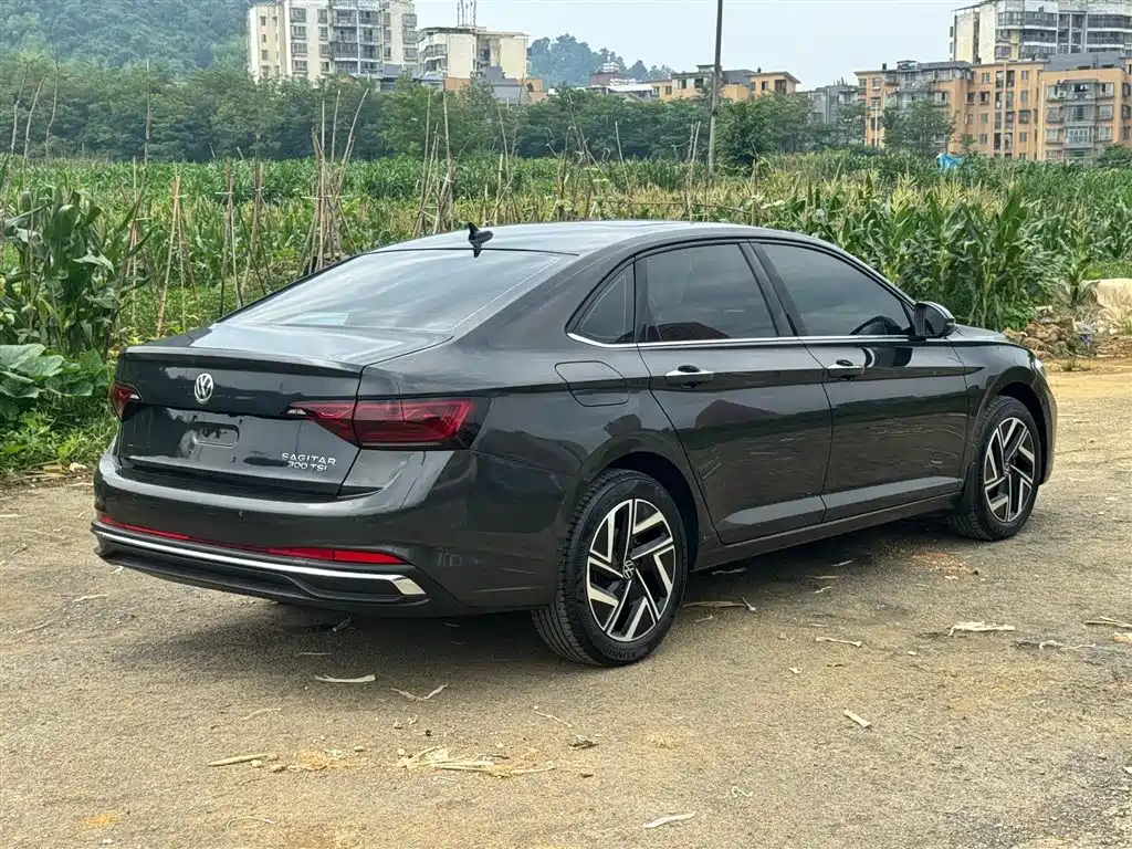 Volkswagen Sagitar 2025 300TSI DSG