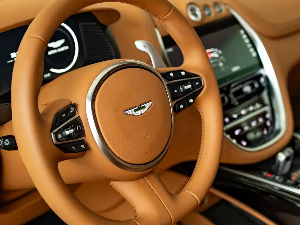 Aston Martin DBX 2024 4.0T V8