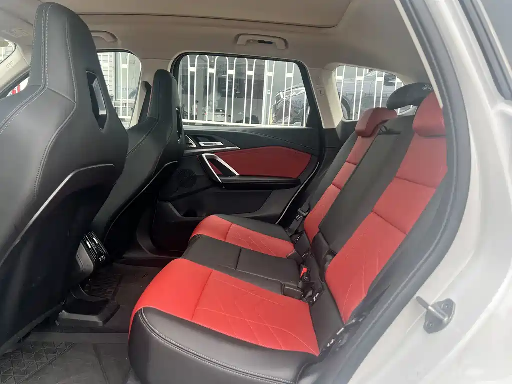 BMW iX1 — миниатюра 17